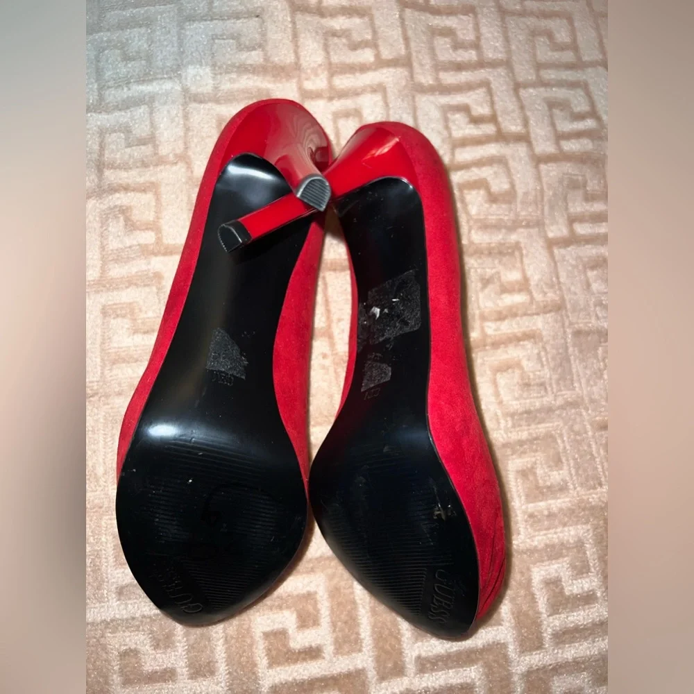 GUESS - Picture 5 of 5